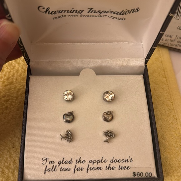 Swarovski Crystals Fine Silver Plated Studs Set - Picture 8 of 9